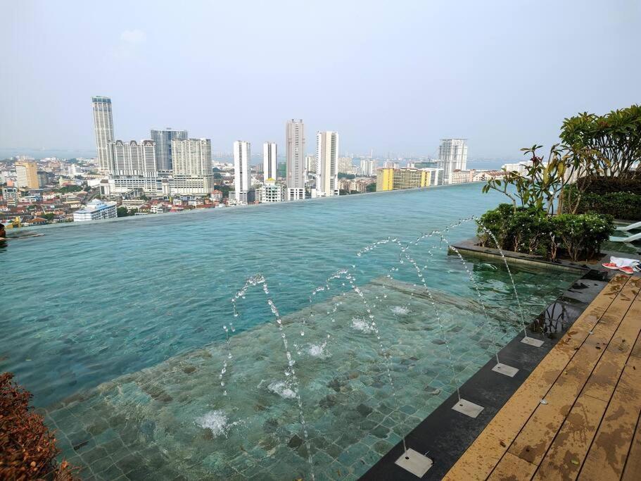 Infinity Pool 2Br Suite 7Pax @Beacon @Georgetown George Town Exterior foto