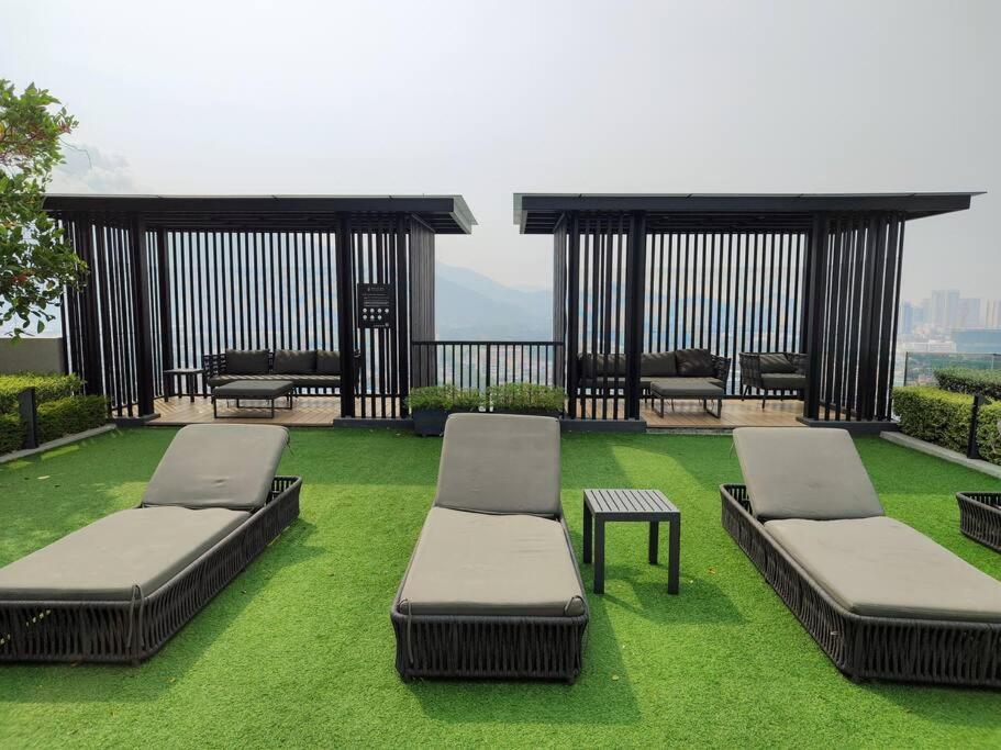 Infinity Pool 2Br Suite 7Pax @Beacon @Georgetown George Town Exterior foto